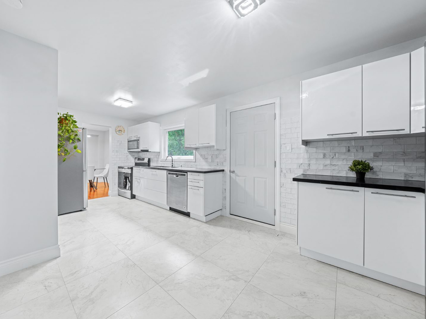 Kitchen backsplash tile installation in Newmarket